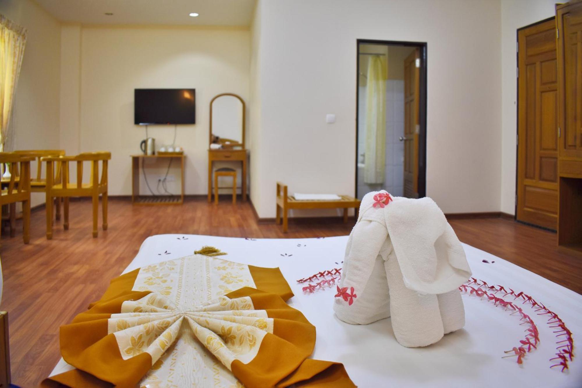 Shwe Poe Eain Hotel New Bagan Exterior photo
