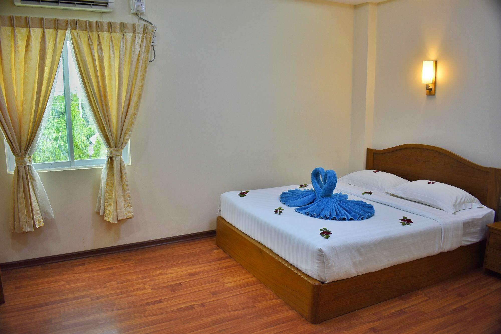 Shwe Poe Eain Hotel New Bagan Exterior photo