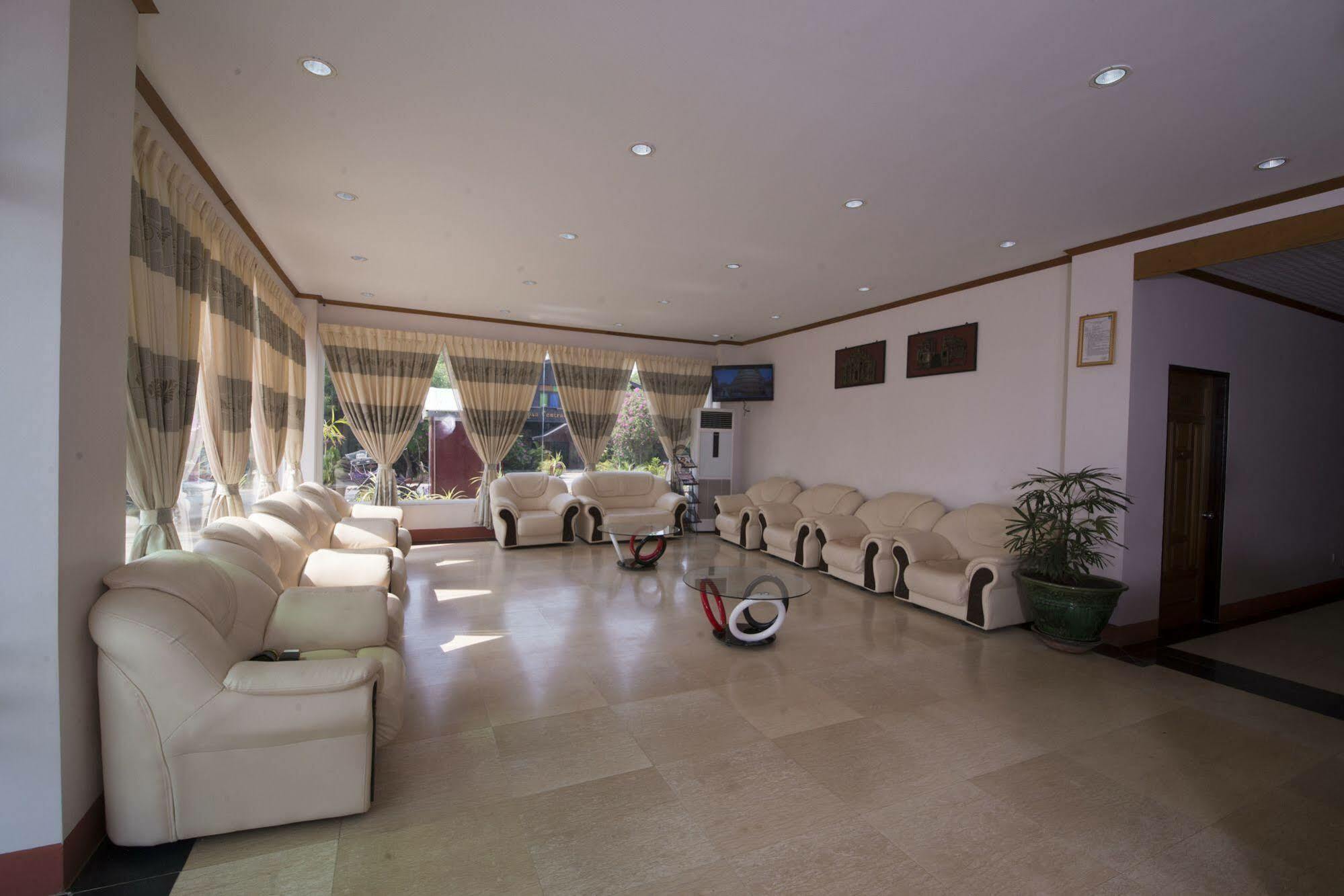 Shwe Poe Eain Hotel New Bagan Exterior photo